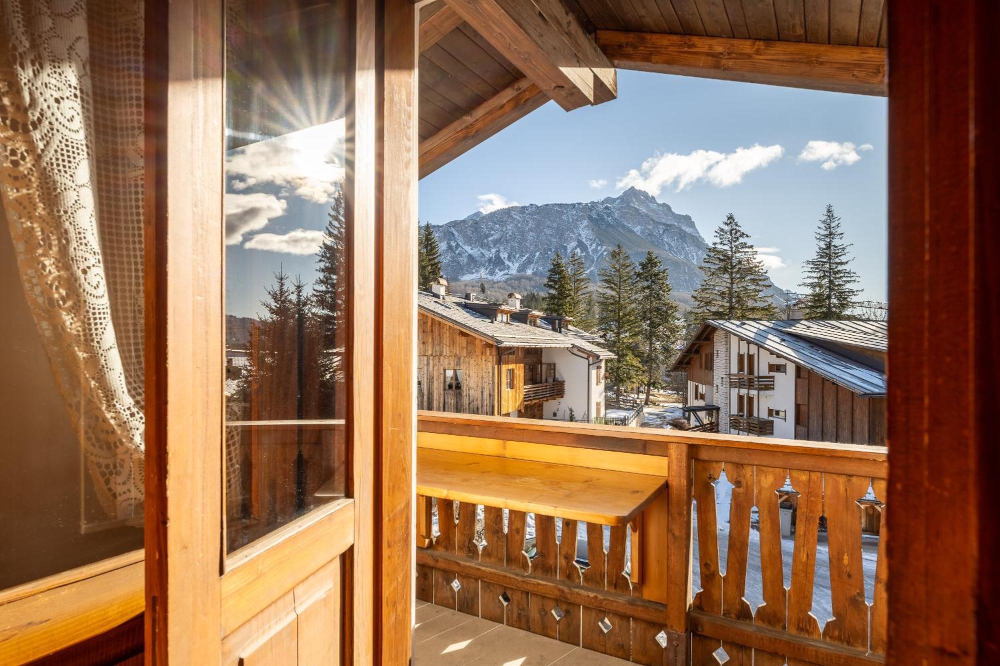 Attico Lodge Cortina d'Ampezzo Exterior photo